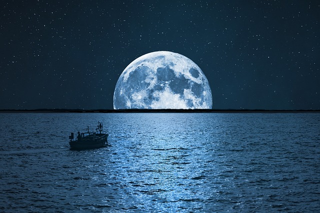 sea night moon set